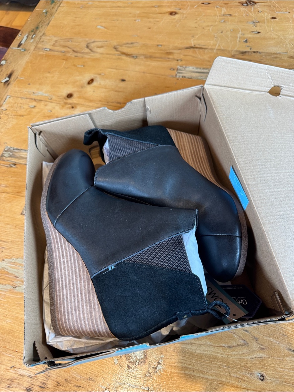 TOMS wedge